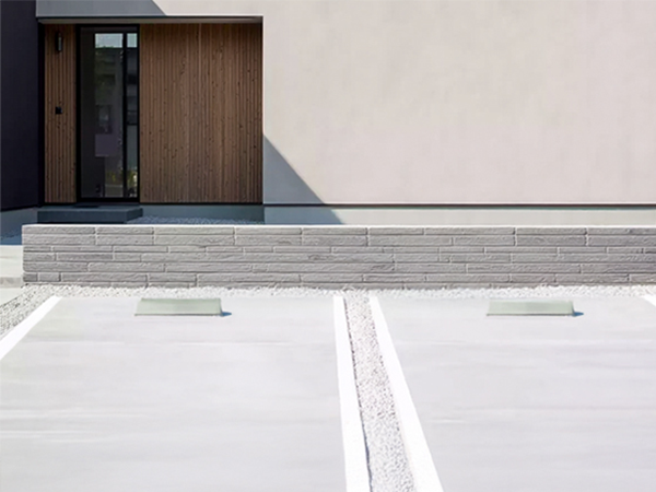 駐車場や建物周りの維持管理に困っている方のイメージ